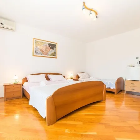 Glavan 63 Pensionat 3*