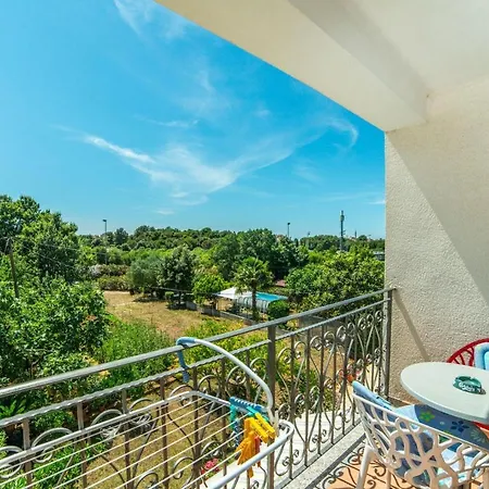 Guest house Glavan 63